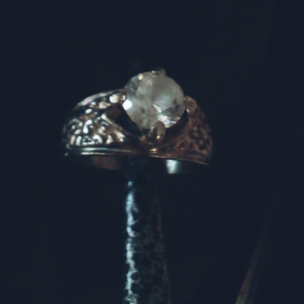 Vintage diamond ring.not stamped